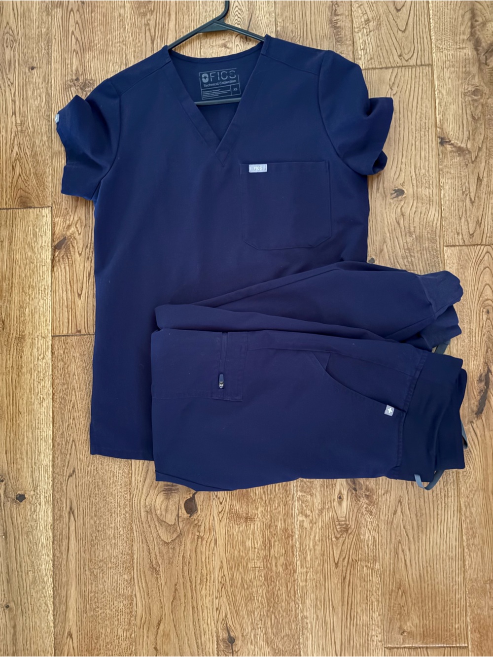 Figs Navy Scrub Top and Pants Set joggers.